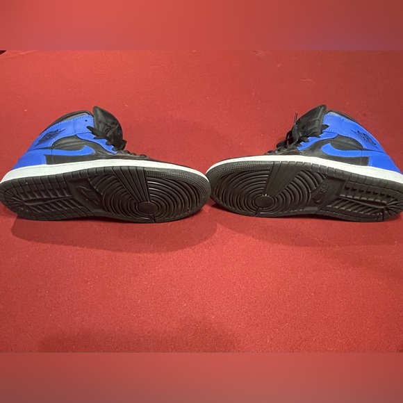 Nike Air Jordan 1 Mid Hyper Royal - Picture 3 of 5